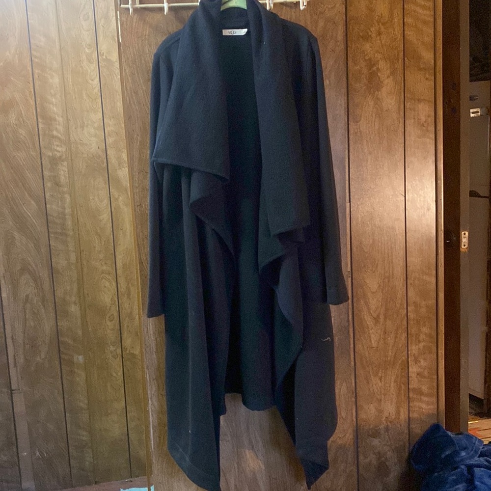 Large UGG  trench long sleeve coat
